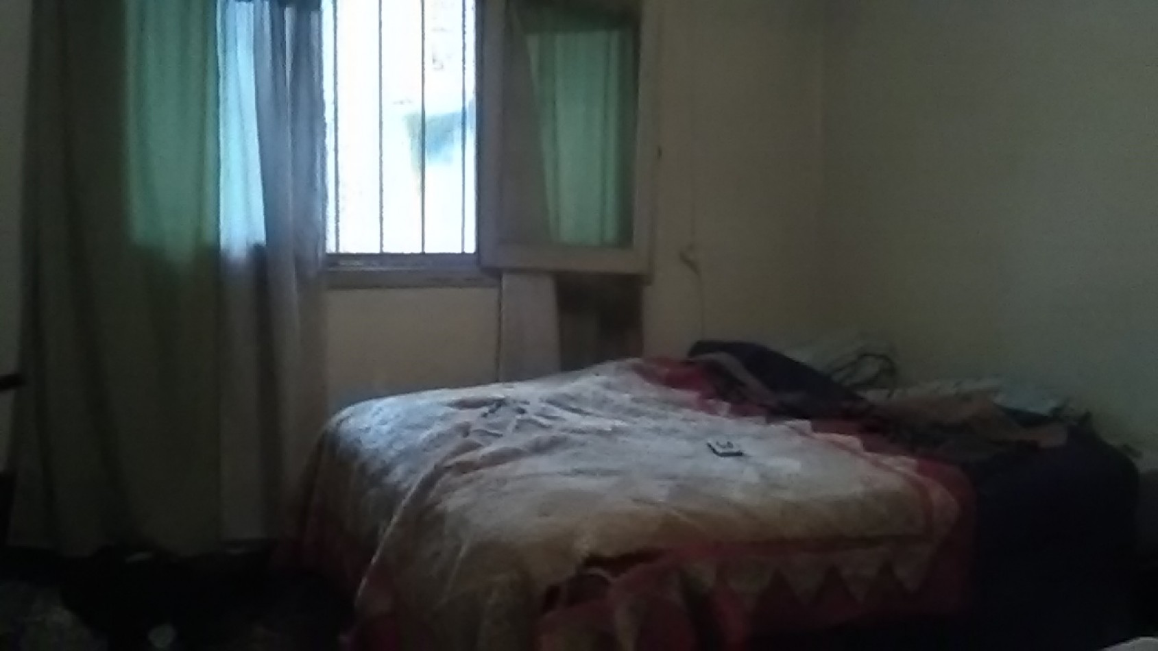 IDEAL INVERSORES. AMPLIO LOTE CON CASA AL FONDO.