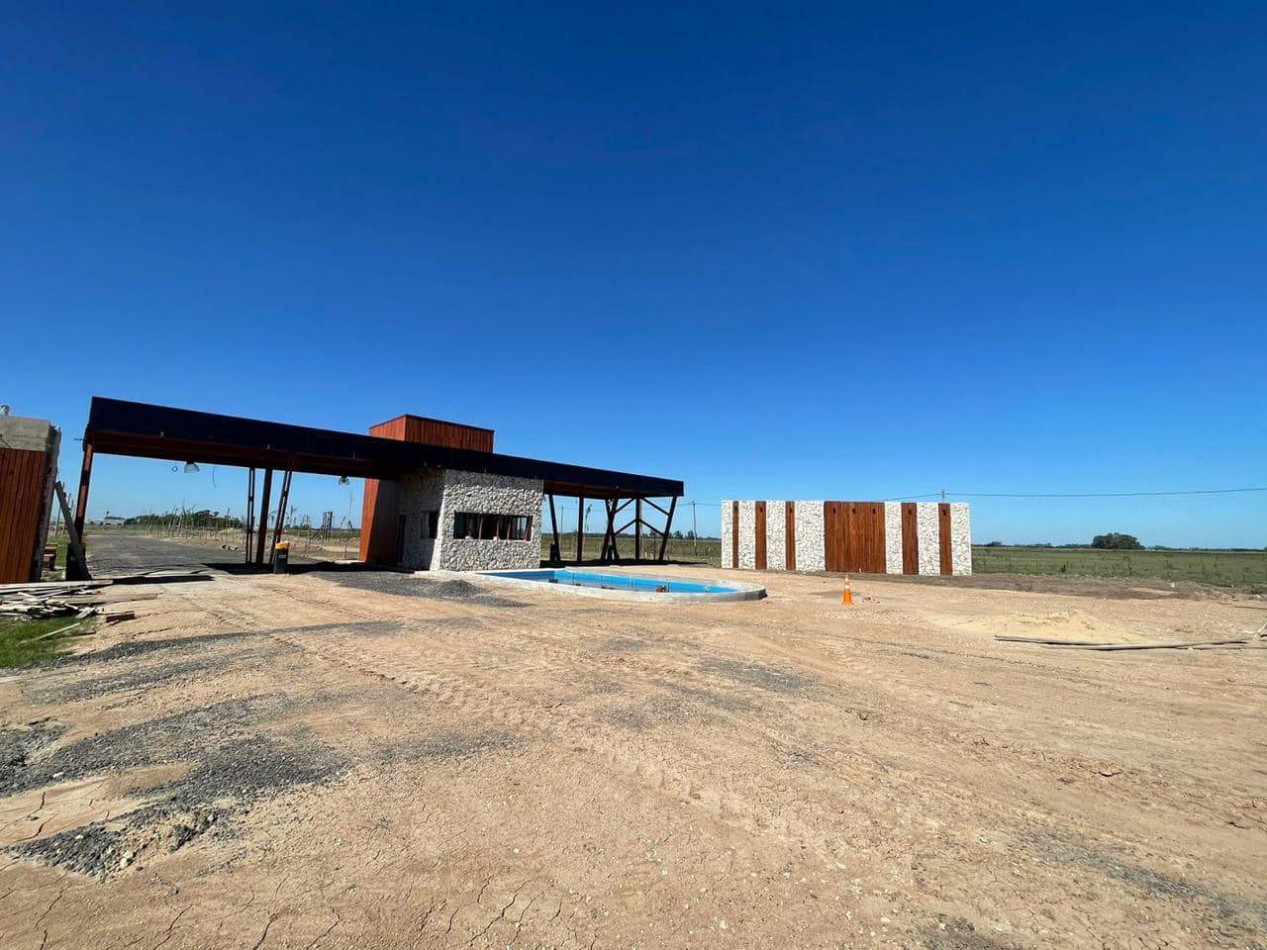 LOTE EN ESQUINA EN LA RESERVA DEL OESTE. 