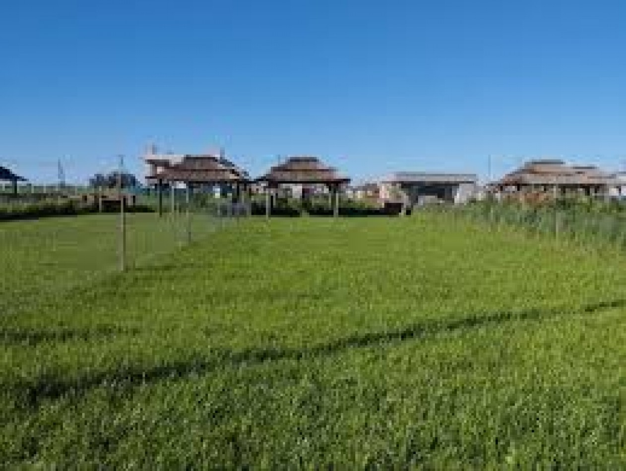 LOTE EN YACHTING CLUB. 