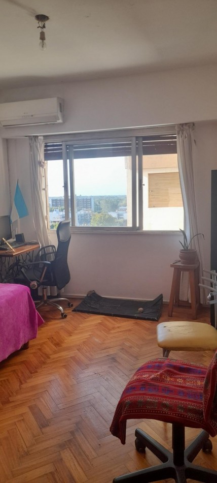 EXCELENTE DEPTO 3 AMBIENTES CON INMEJORABLE VISTA Y UBICACION.