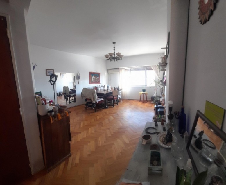 EXCELENTE DEPTO 3 AMBIENTES CON INMEJORABLE VISTA Y UBICACION.