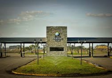 LOTE EN YACHTING CLUB. 